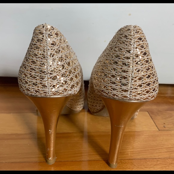 Audrey Brooke gold heels - Picture 2 of 3